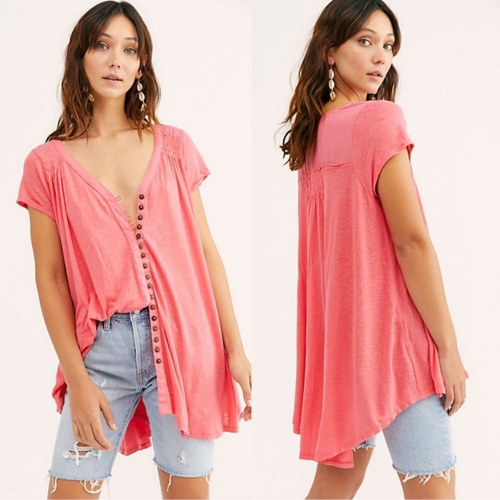 fp M Highland Button Front Y Neck Short Sleeve Oversized High Low Smocked Tee
